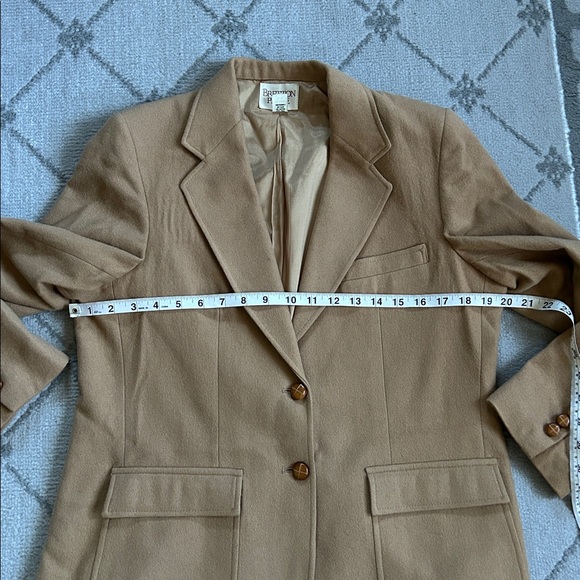 Vintage Bretton Place Classic Tan 2 Button Wool Blazer - Picture 5 of 10